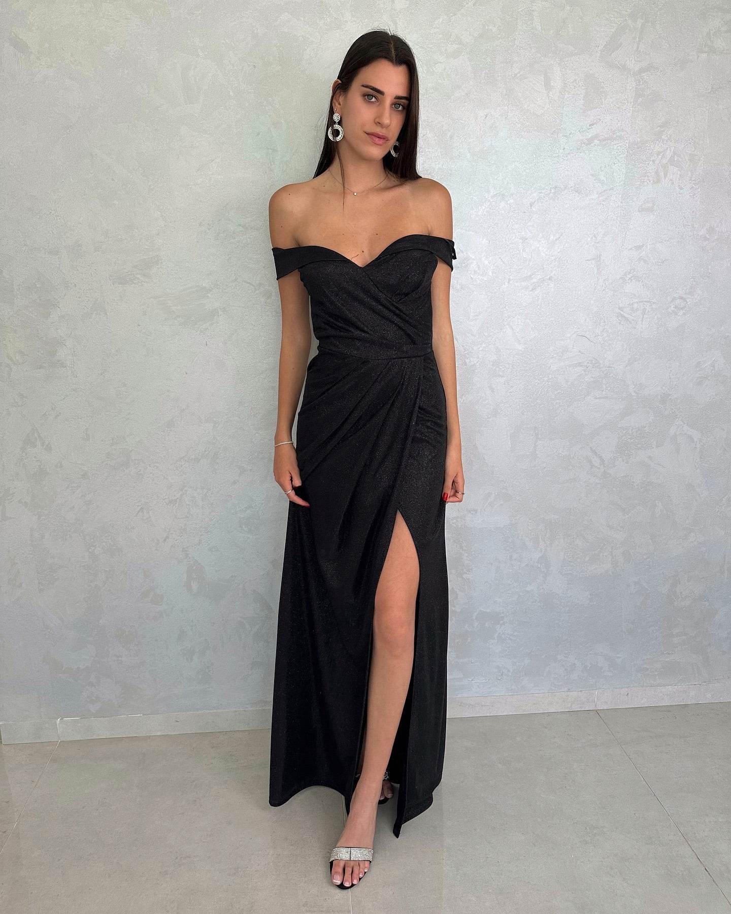 שמלת מקסי מבד מנצנץ בשחור עם שסע גבוה | SLUXE.