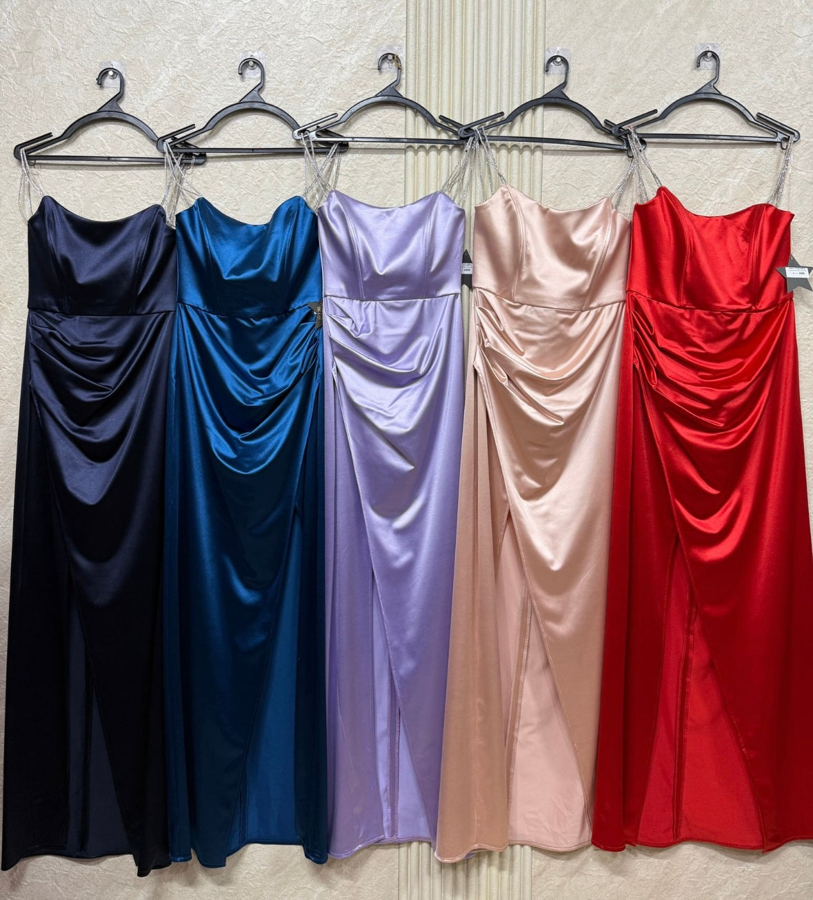 שמלת מקסי סטאן וכתפיות כסופות