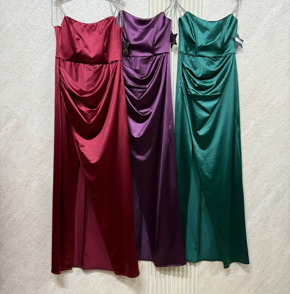 שמלת מקסי סטאן וכתפיות כסופות