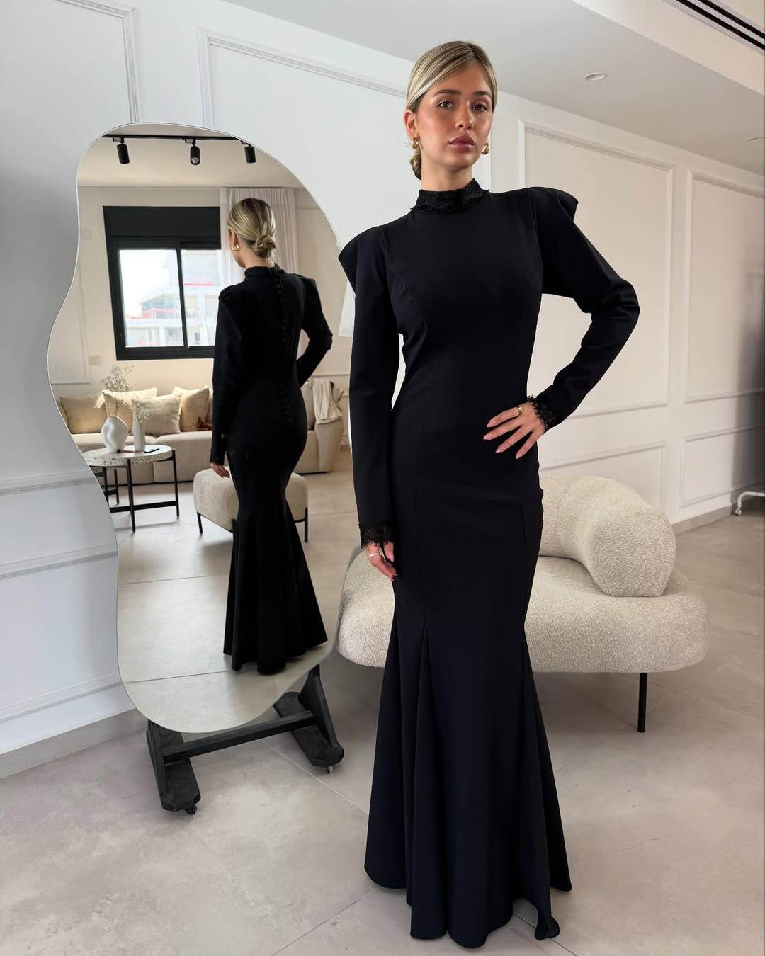 שמלת מקסי צנועה בגזרת בת הים - שחורה