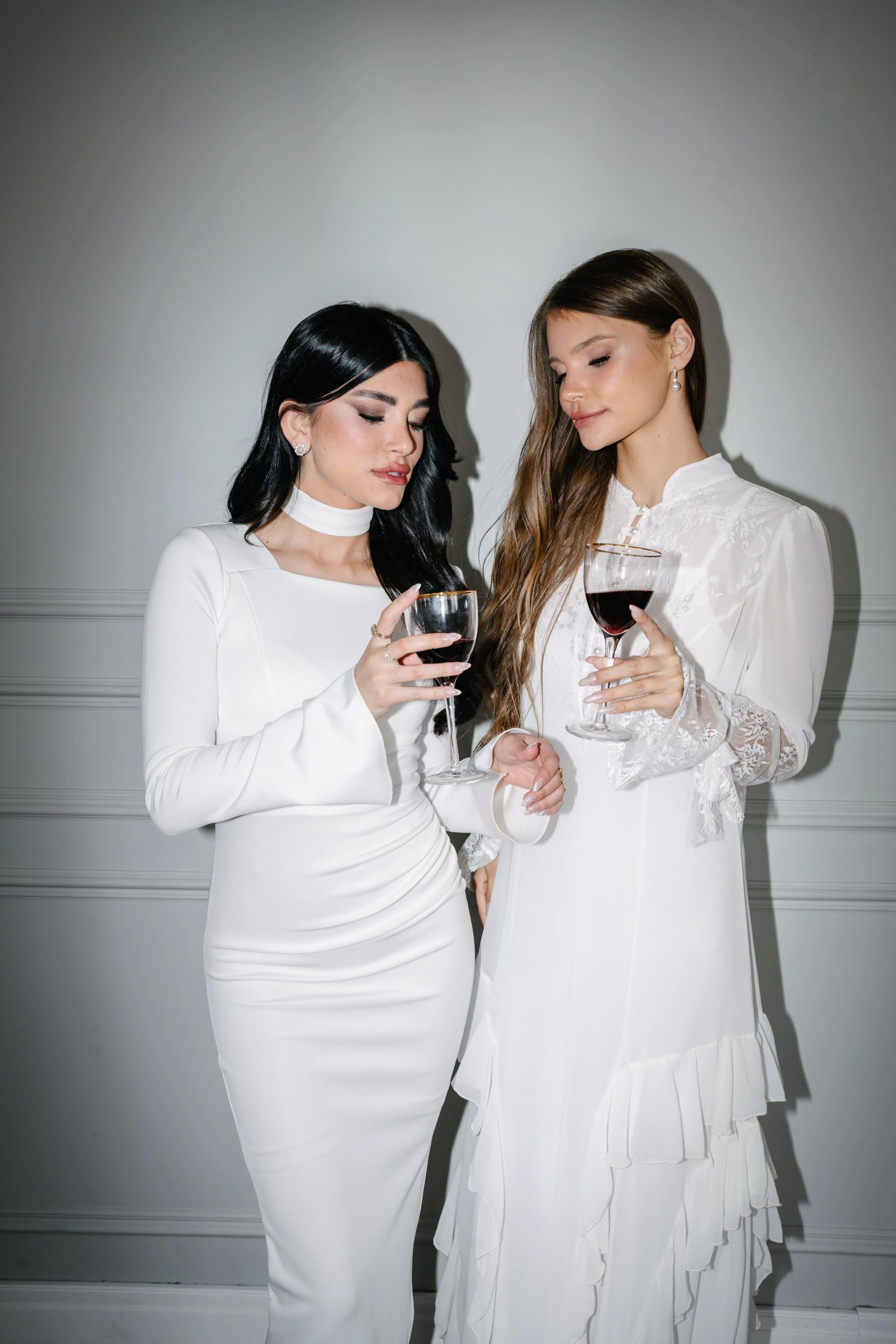 שמלה לבנה צנועה – SLUXE