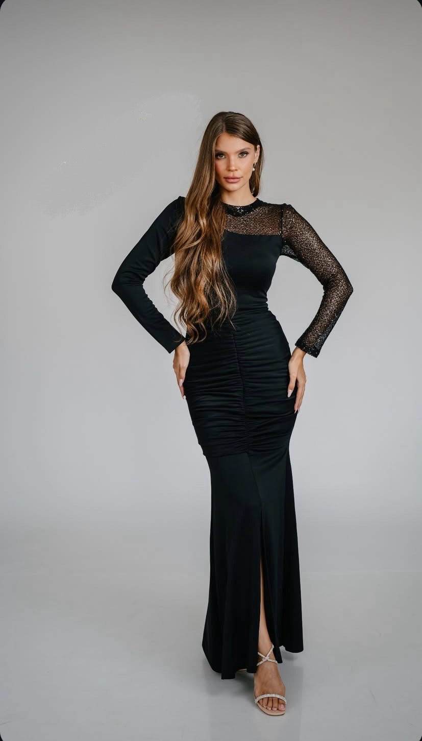 שמלות מחטבות לנשים- שמלות ערב וצנועות מחטבות ומחמיאות לגוף | SLUXE 