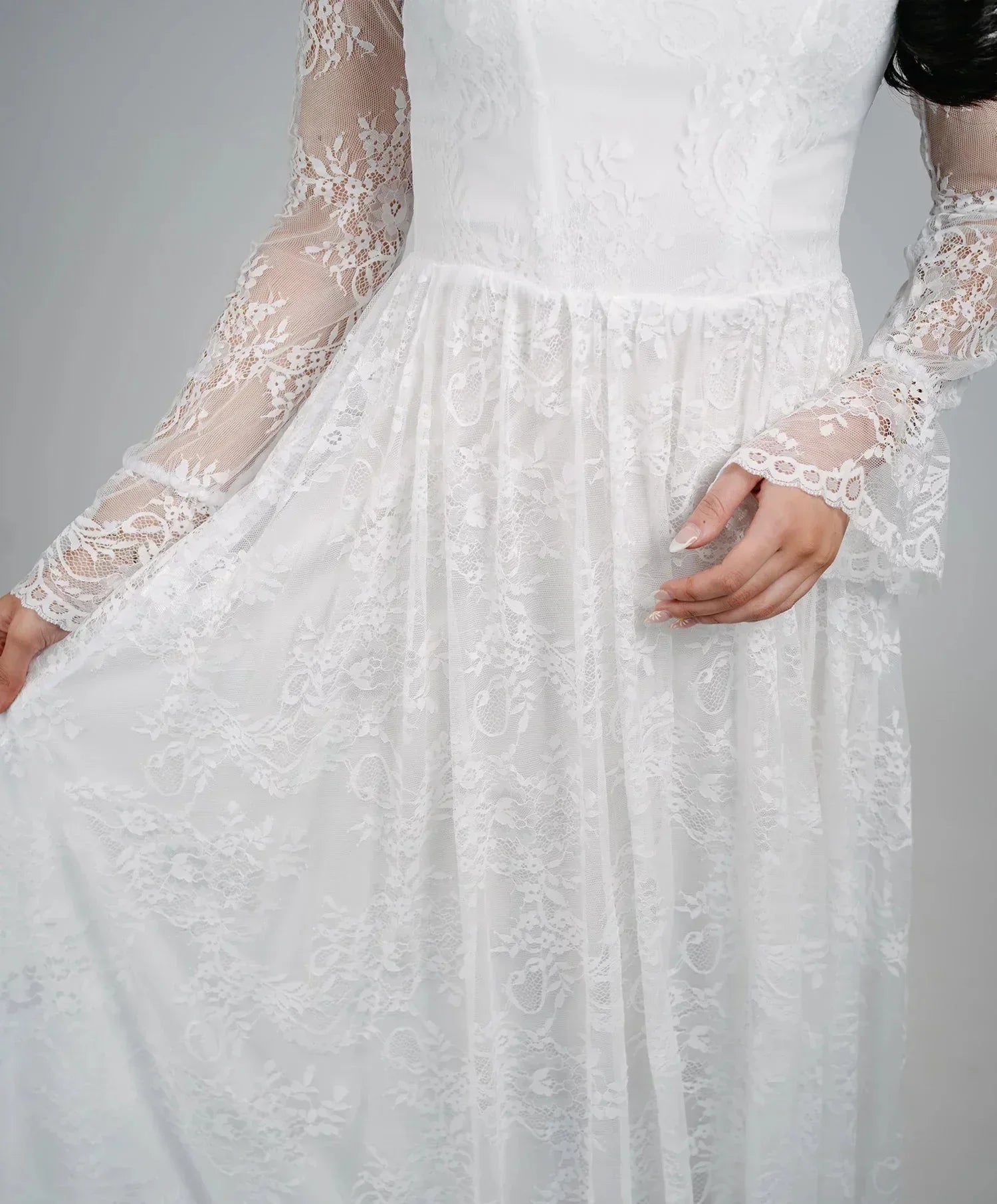 שמלות תחרה צנועות - SLUXE