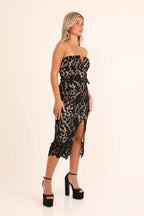 שמלת מידי סטרפלס