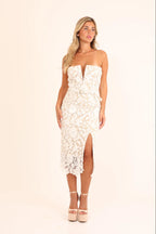 שמלת מידי סטרפלס