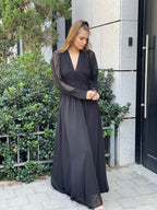 שמלת שיפון וכפתורים