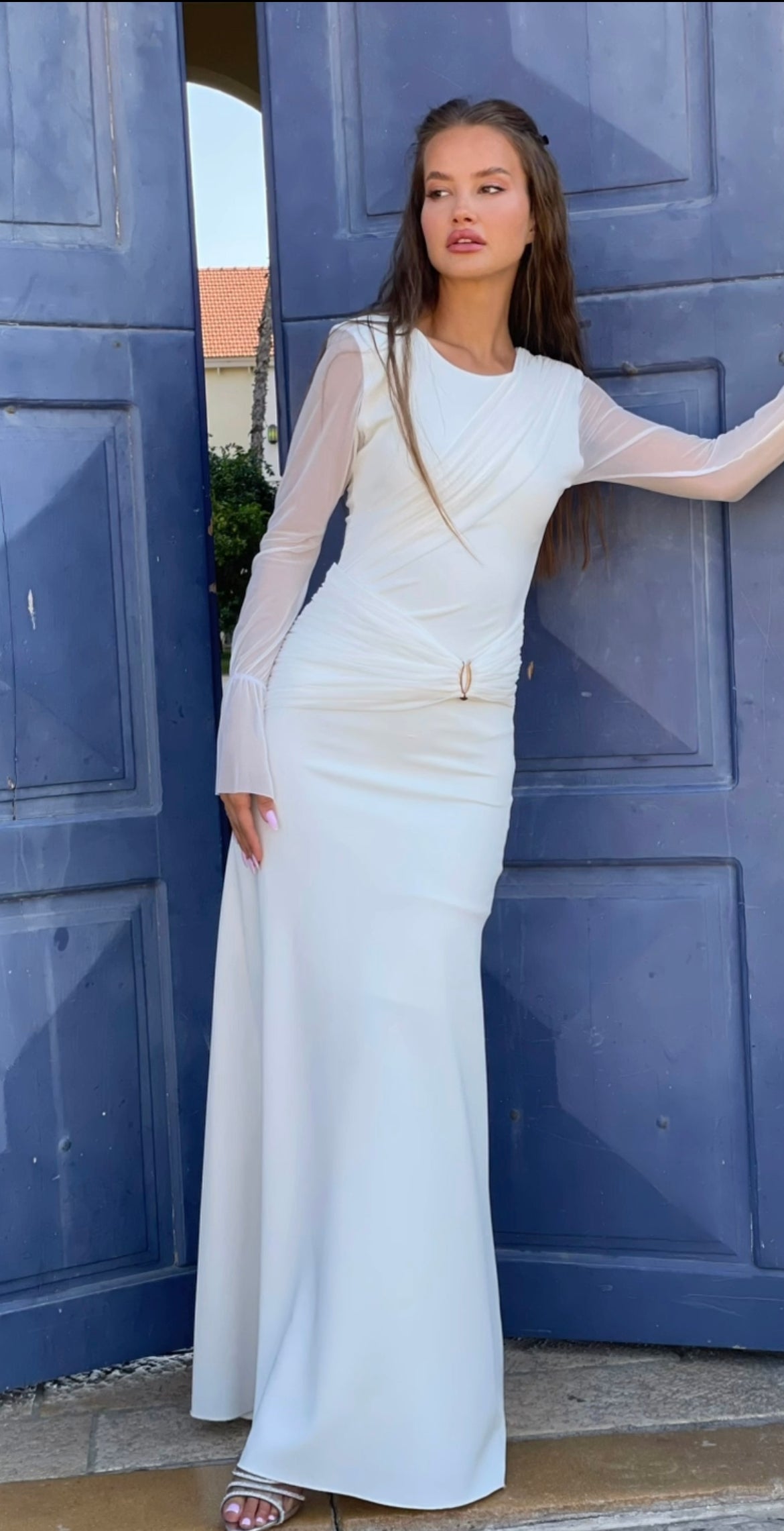 שמלת מקסי צנועה עם אבזם וקשירה