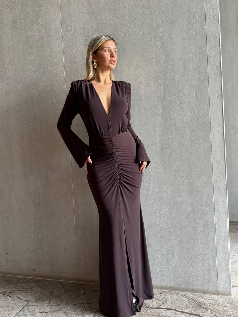 שמלת מקסי צנועה מחשוף וי וכיווצים - SLUXE