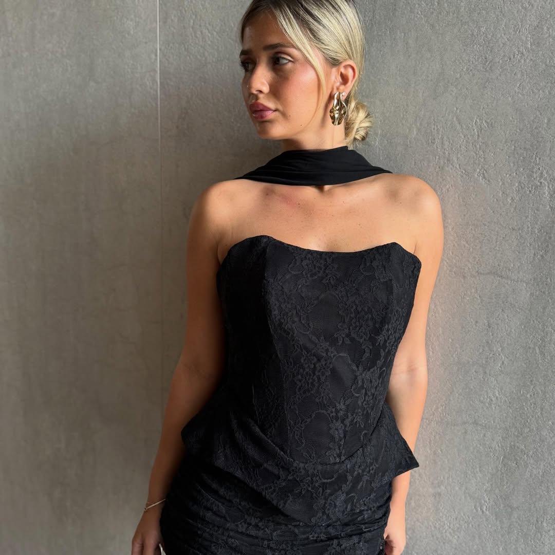 שמלת מחוך תחרה וחצאית -