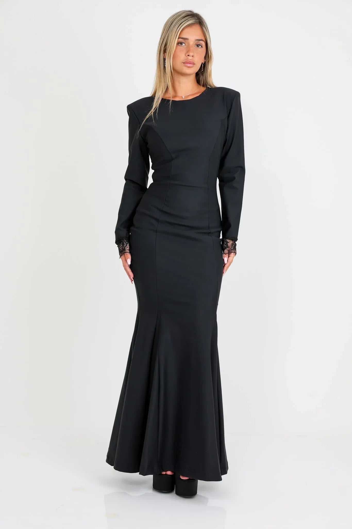 שמלת מקסי צנועה גזרת דג מבד מחטב - SLUXE