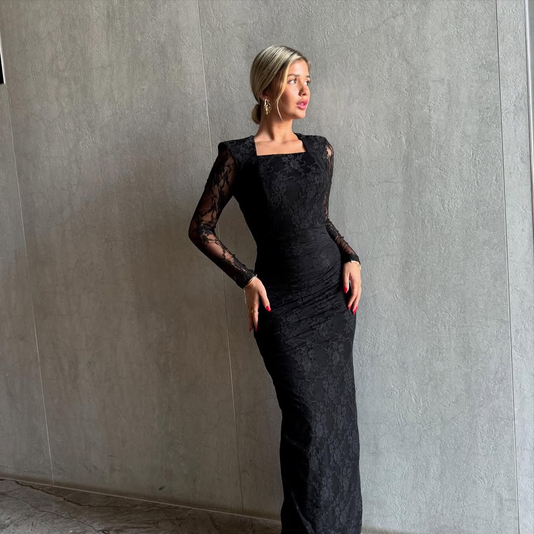 שמלת תחרה צמודה ישרה