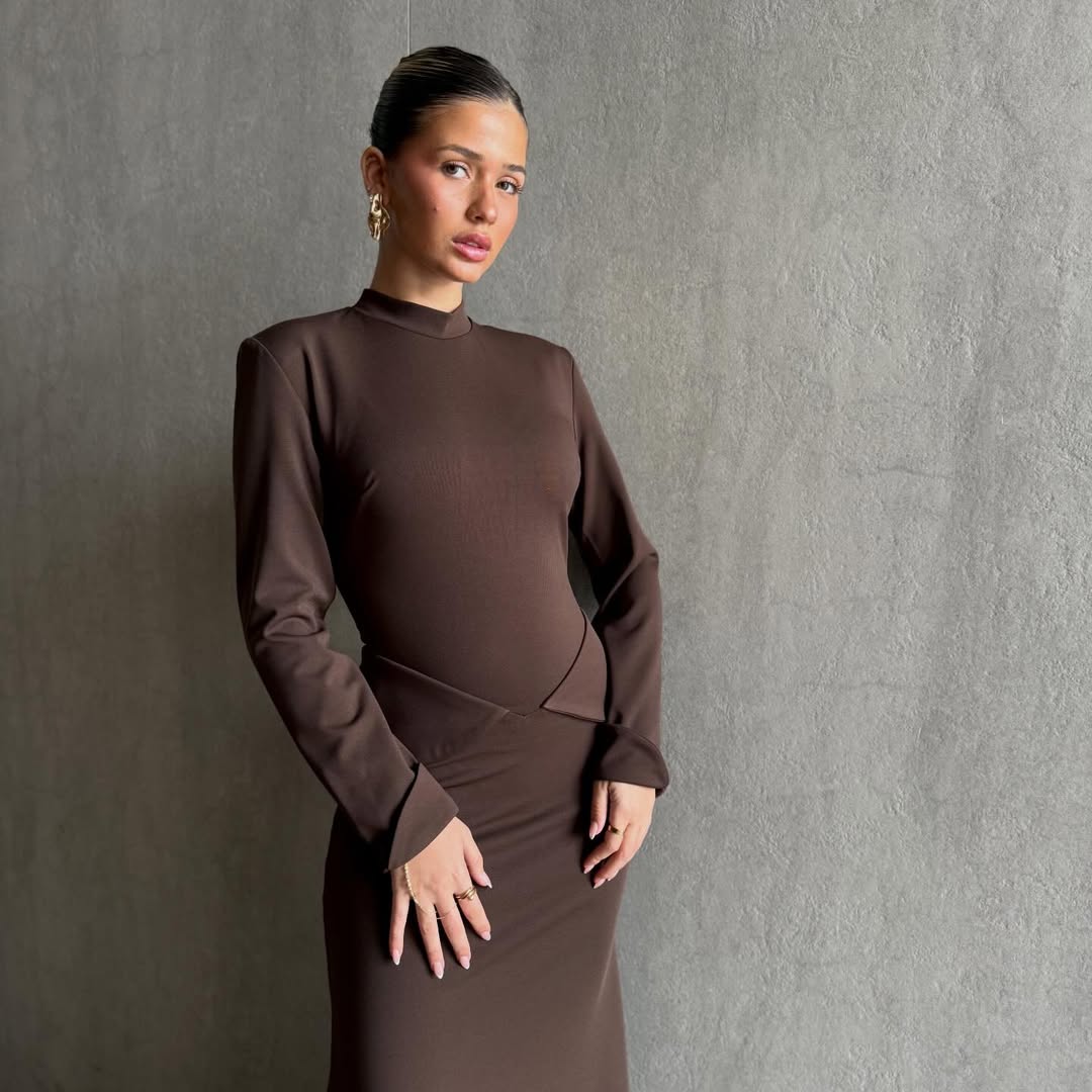 שמלת מקסי צנועה מחטבת