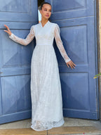 שמלת תחרה נשפכת עם צווארון וי  | SLUXE - לבן