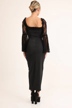 שמלה צמודה ומחטבת עם שרוולי תחרה רחבים