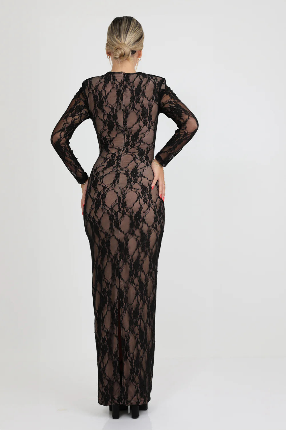 שמלת תחרה צמודה ישרה