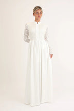 שמלת תחרה וחצאית צנועה