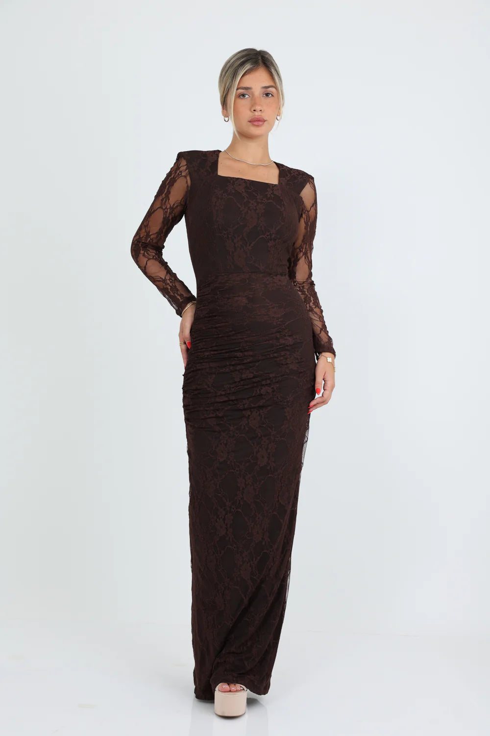 שמלת תחרה צמודה ישרה