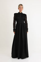 שמלת תחרה וחצאית צנועה