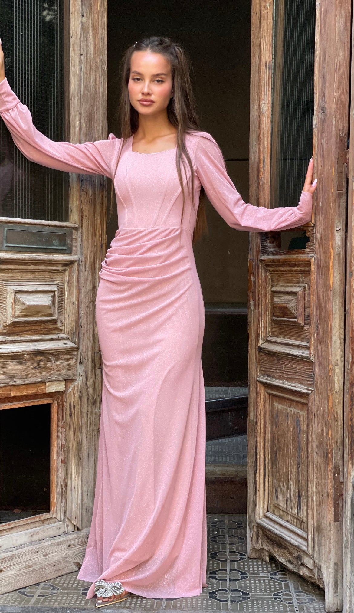 שמלת מחוך צנועה ורוד 