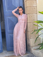 שמלת תחרה נשפכת עם צווארון וי  | SLUXE - ורוד