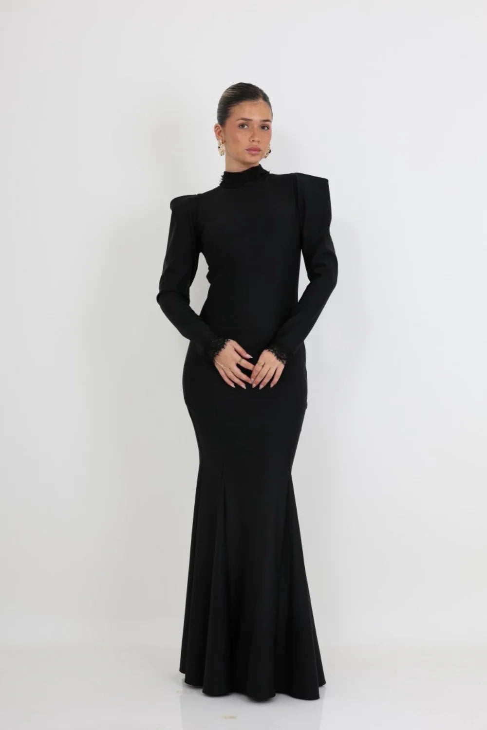 שמלת ערב צנועה מקסי בגזרה מחטבת שחור