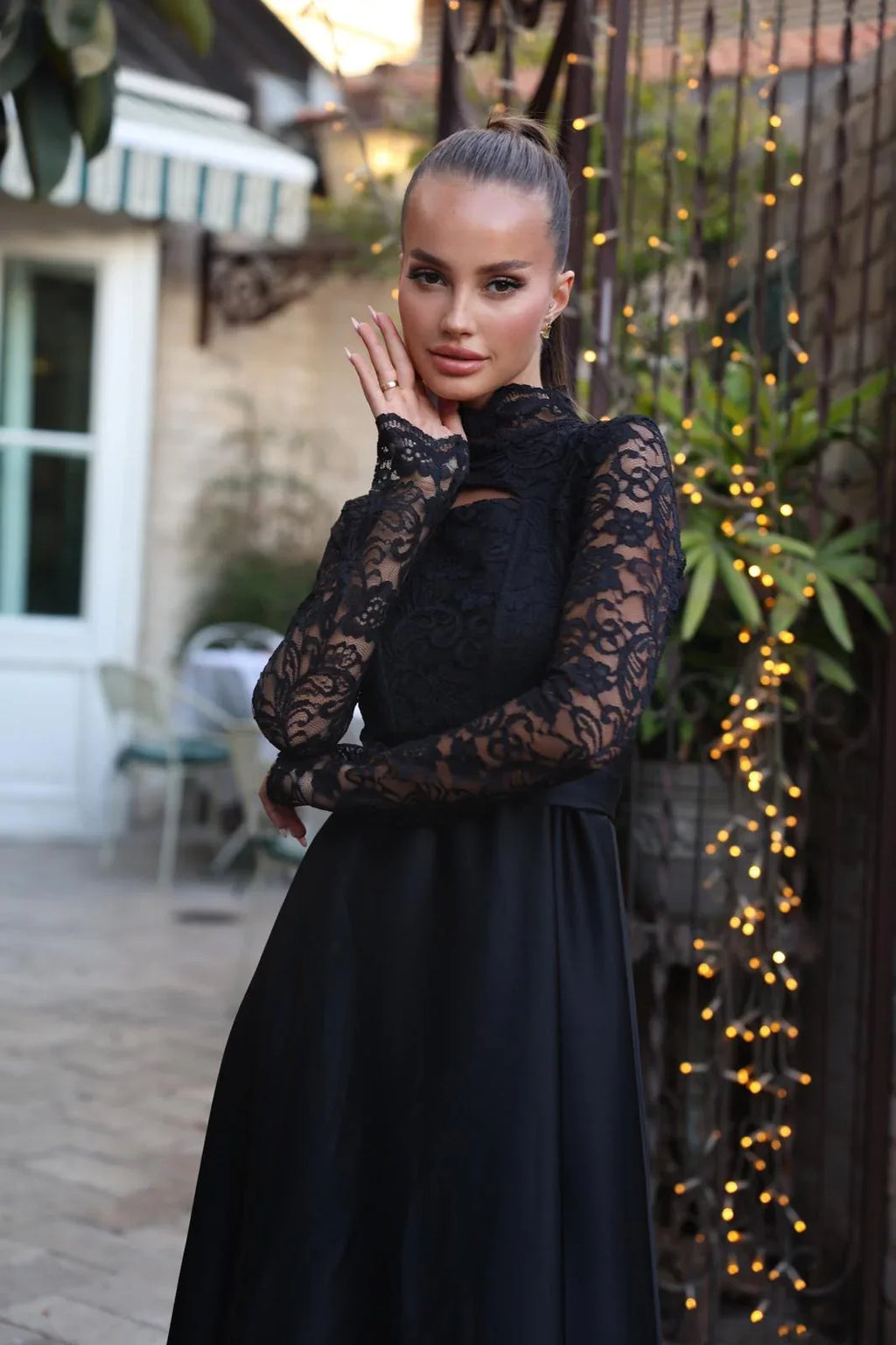 שמלת מקסי תחרה וחצאית שחורה- SLUXE