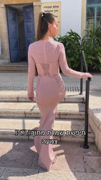 שמלת גולף עם מחוך סטרפלס וחצאית - ורוד