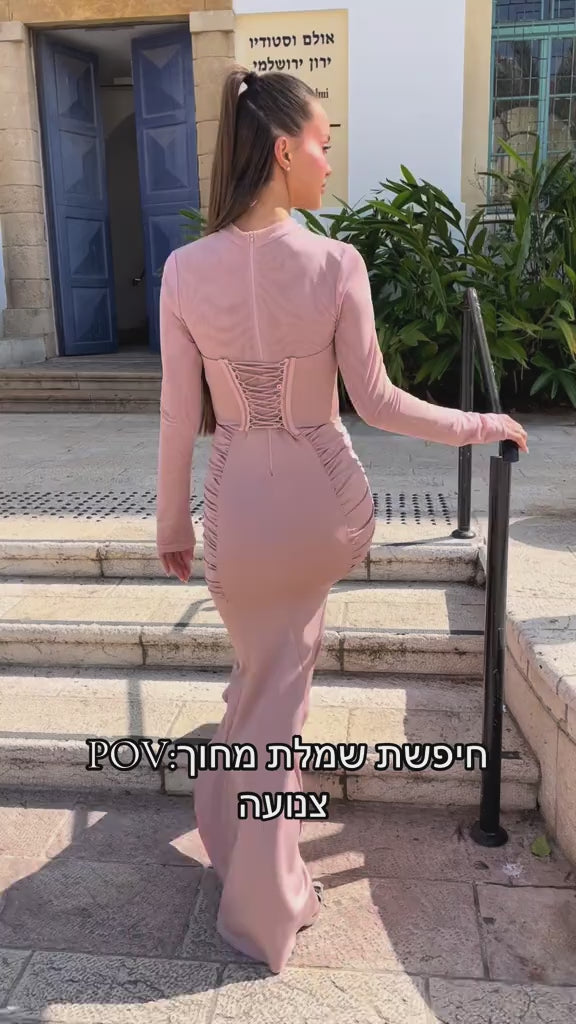 שמלת גולף עם מחוך סטרפלס וחצאית - ורוד