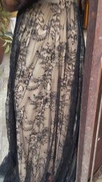 שמלת מקסי צנועה תחרה ולייקרה נשפך