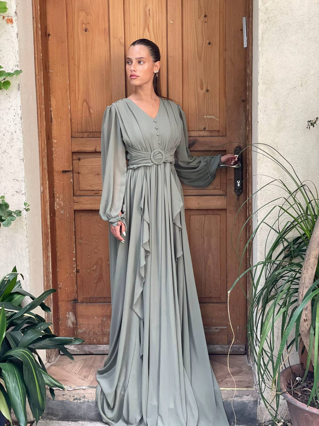 שמלת שיפון עם חגורת מותן