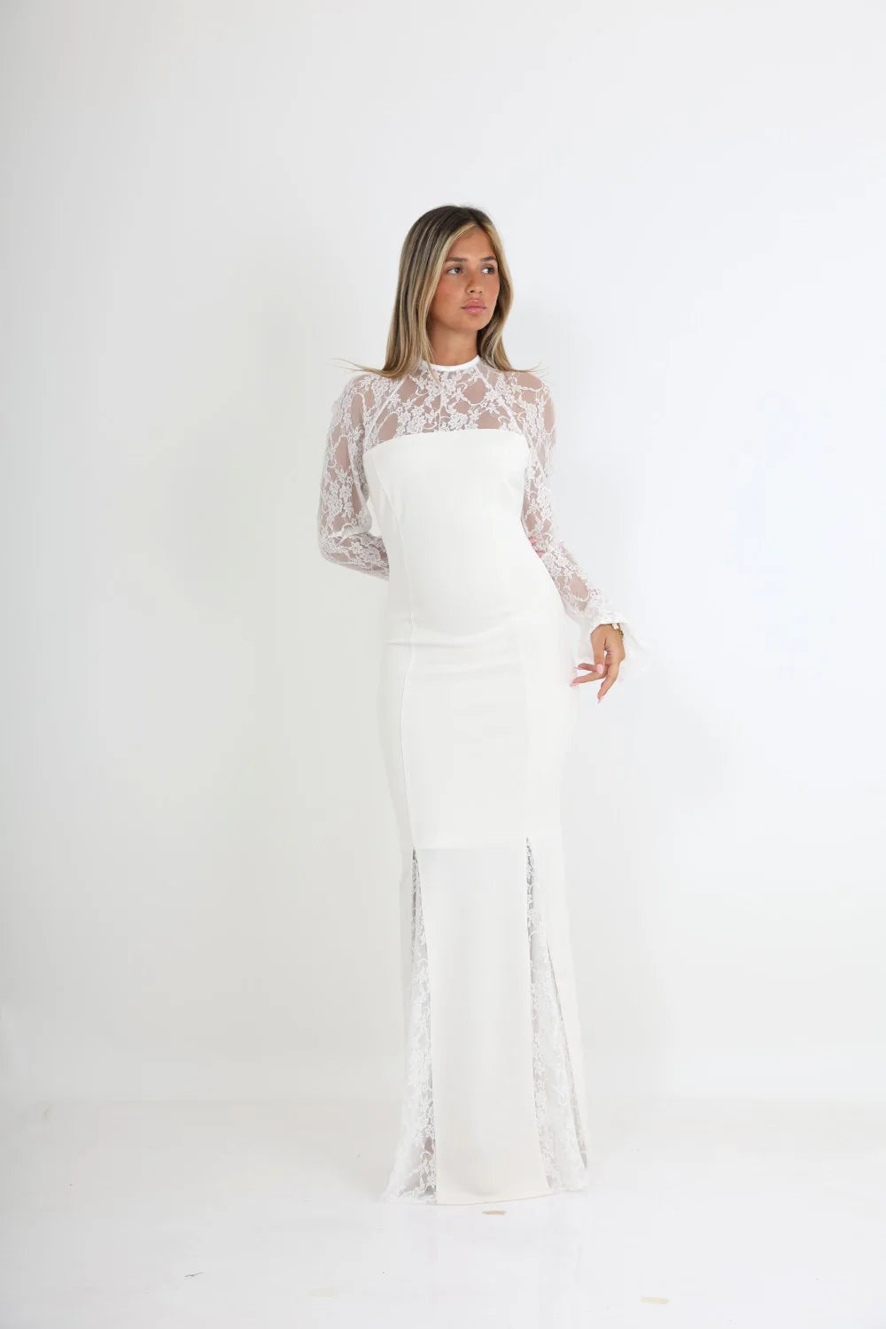 שמלת ערב צנועות מחטבת ותחרה | SLUXE - לבנה