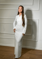 שמלה צנועה מחוייטת וכפתורים - לבנה